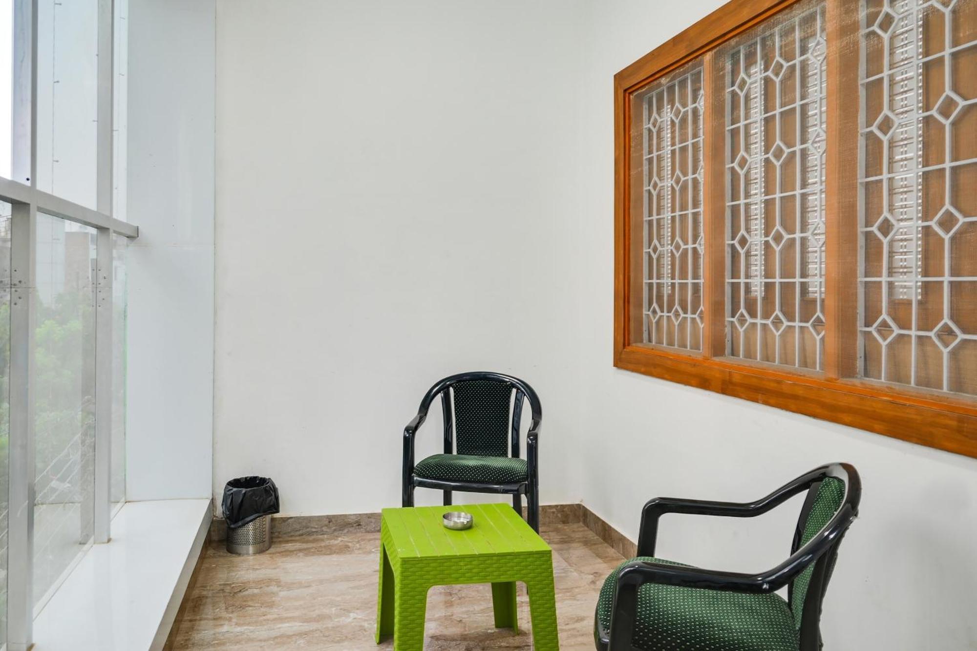 Townhouse Oak Hotel Ar Ganges Premium Varanasi Exterior photo