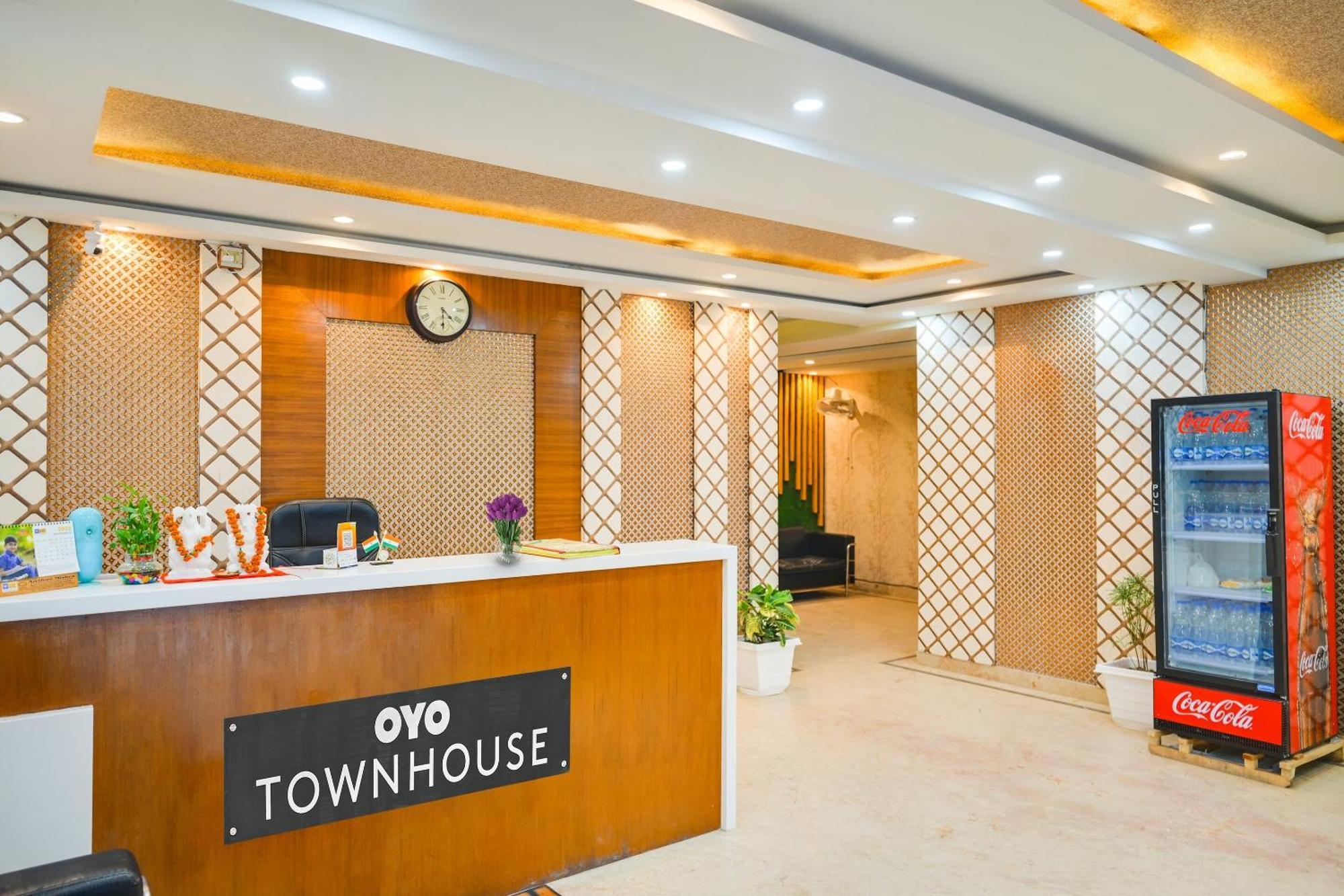 Townhouse Oak Hotel Ar Ganges Premium Varanasi Exterior photo